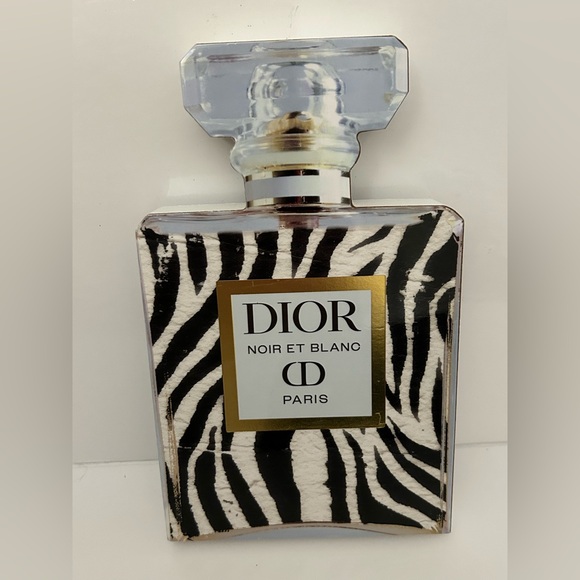 Dior Noir et Blanc Zebra Pattern Bottle home decor art - Picture 4 of 7